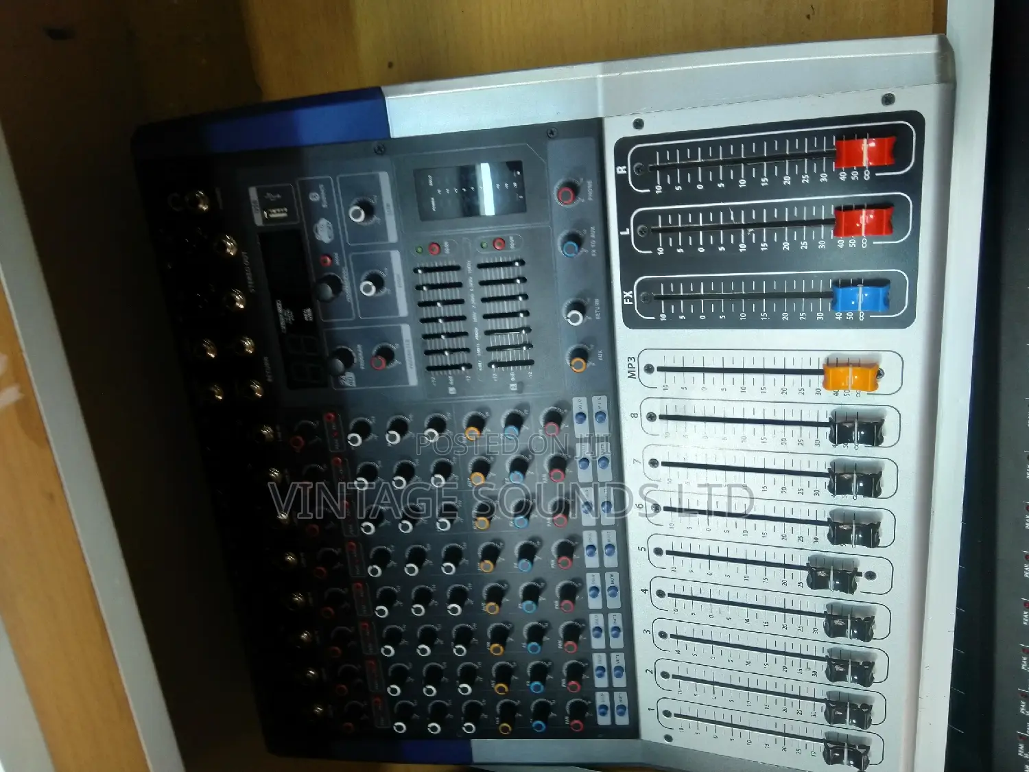 Powered Mixer Pro Audio Smart /Amplifier 8 Ch