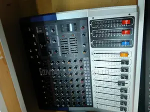 Powered Mixer Pro Audio Smart /Amplifier 8 Ch