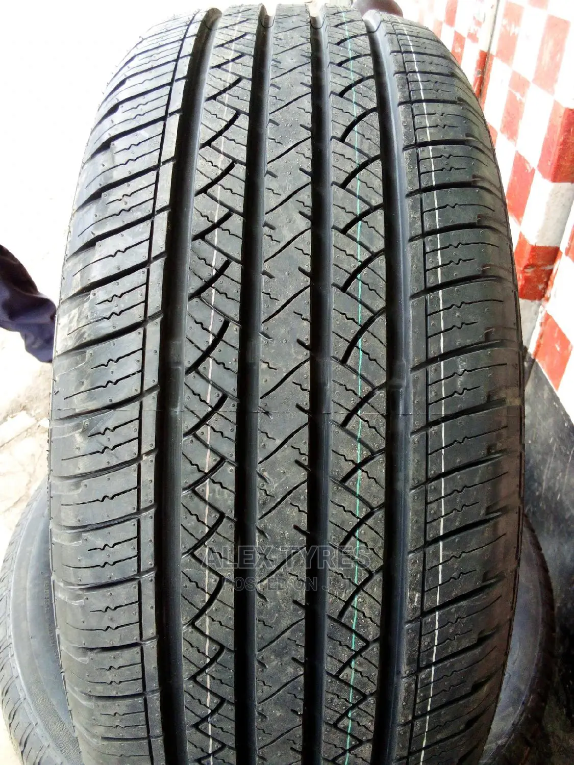 235/55r19 Maxtreck Tyres Made in China