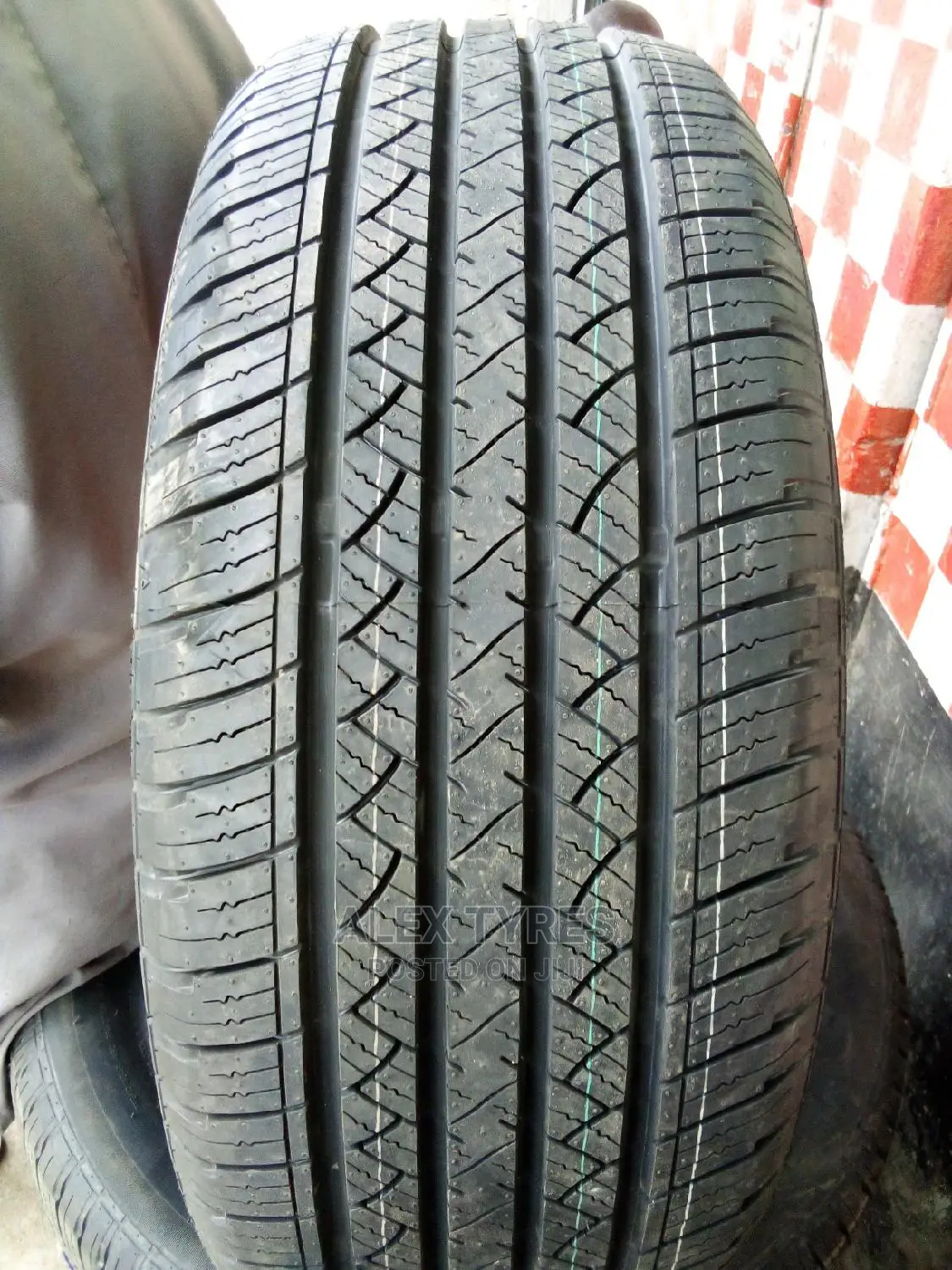 225/55r19 Maxtreck Tyres Made in China