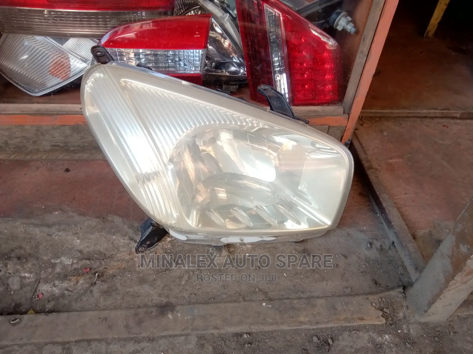 Headlights Rav-4 AC 21