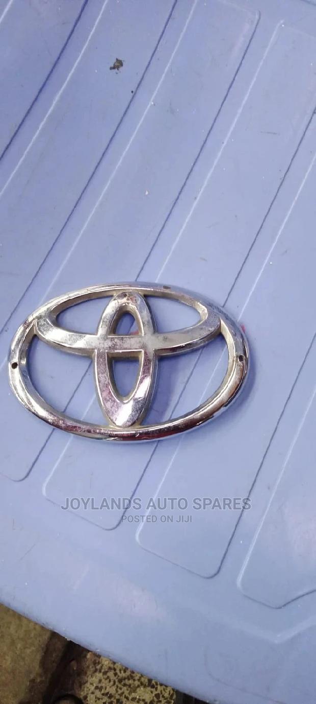 Toyota Logo Medium - main view