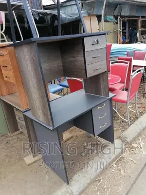 Unique Supreme Office Desk