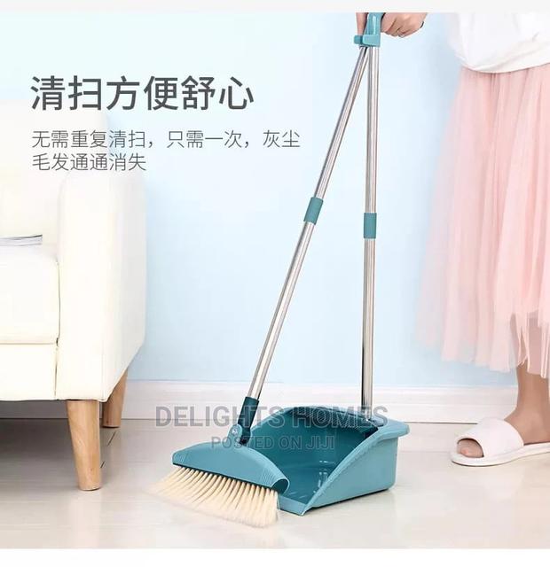 Twin Floor Brush - main view