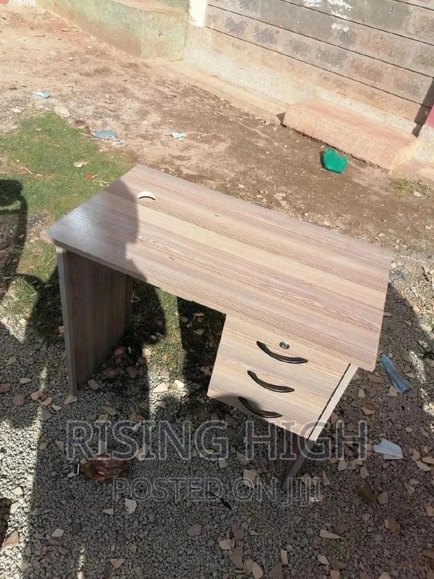 Great Top High Quality Office Desk - main view