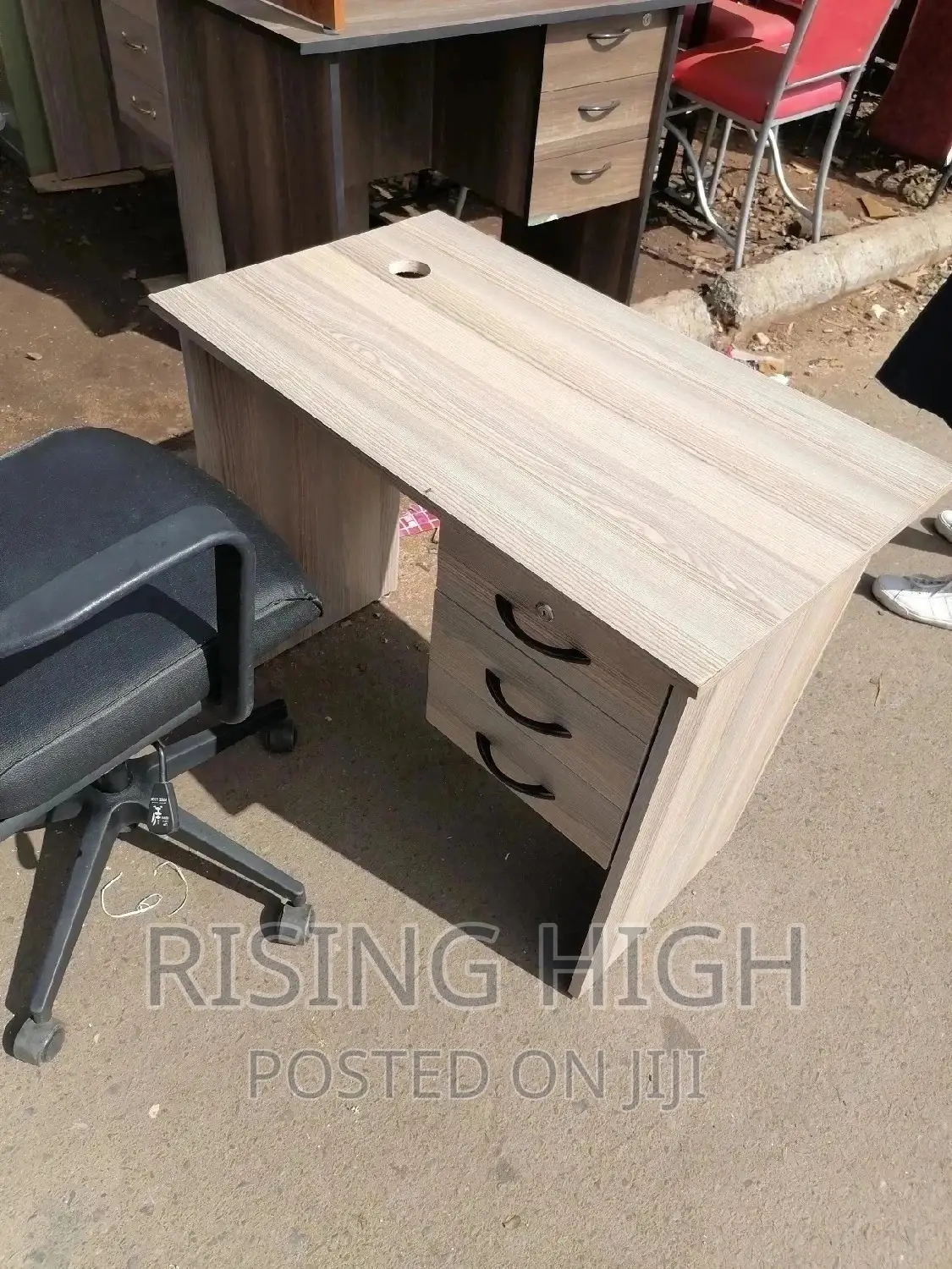 Very High Quality Awesome Office Desk