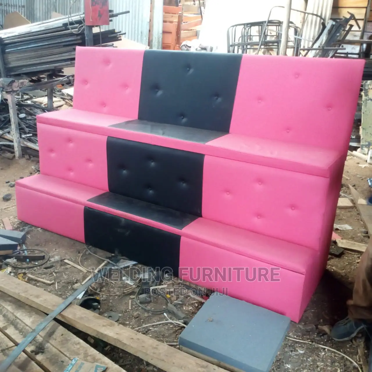 Cosmetic Seat