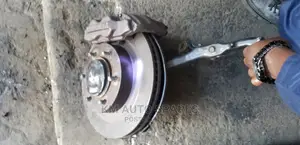Toyota Hilux Vigo, South Africa, Front Hub.