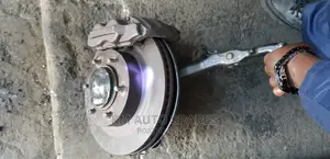 Toyota Hilux Vigo, South Africa, Front Hub.