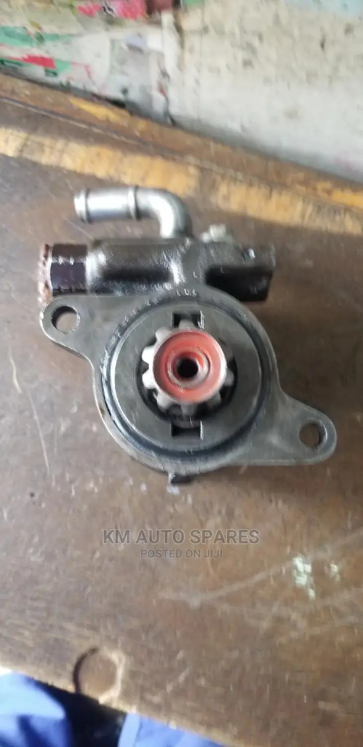 Toyota 1kz Power Steering Pump for Prado, Hilux, Hiace.