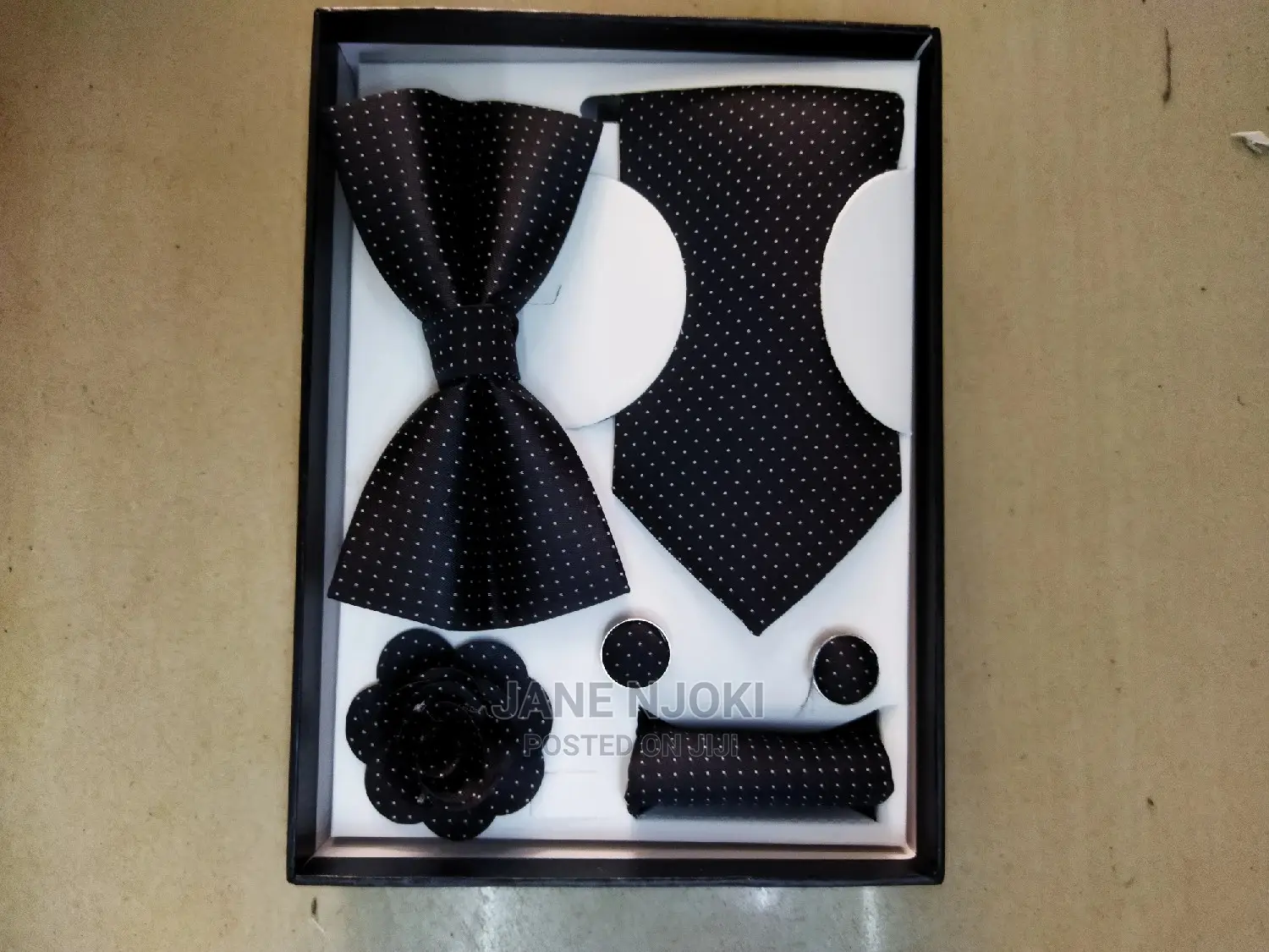 Pocket Dot Ties