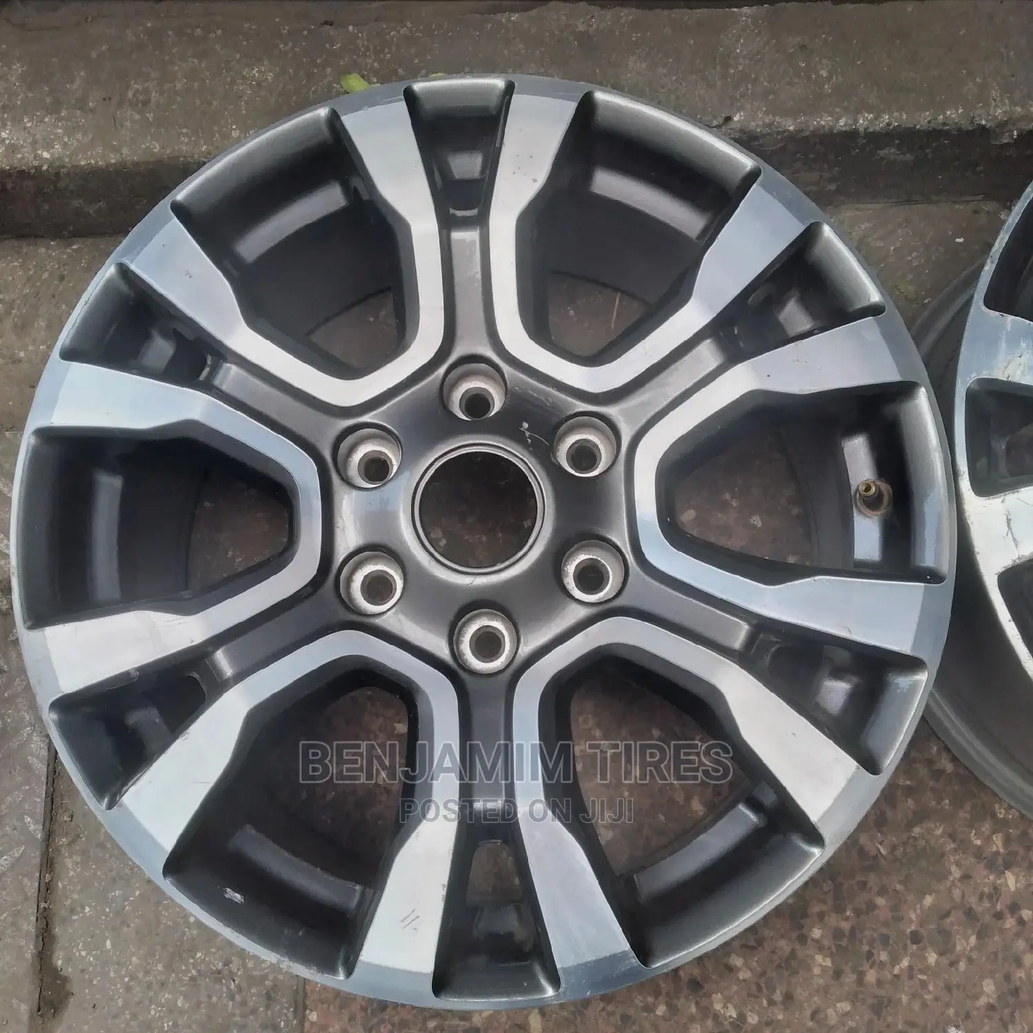 Original Rim for Ford Pick-Up Double Cab.