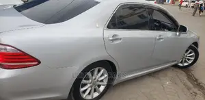 Toyota Crown 2011 Silver