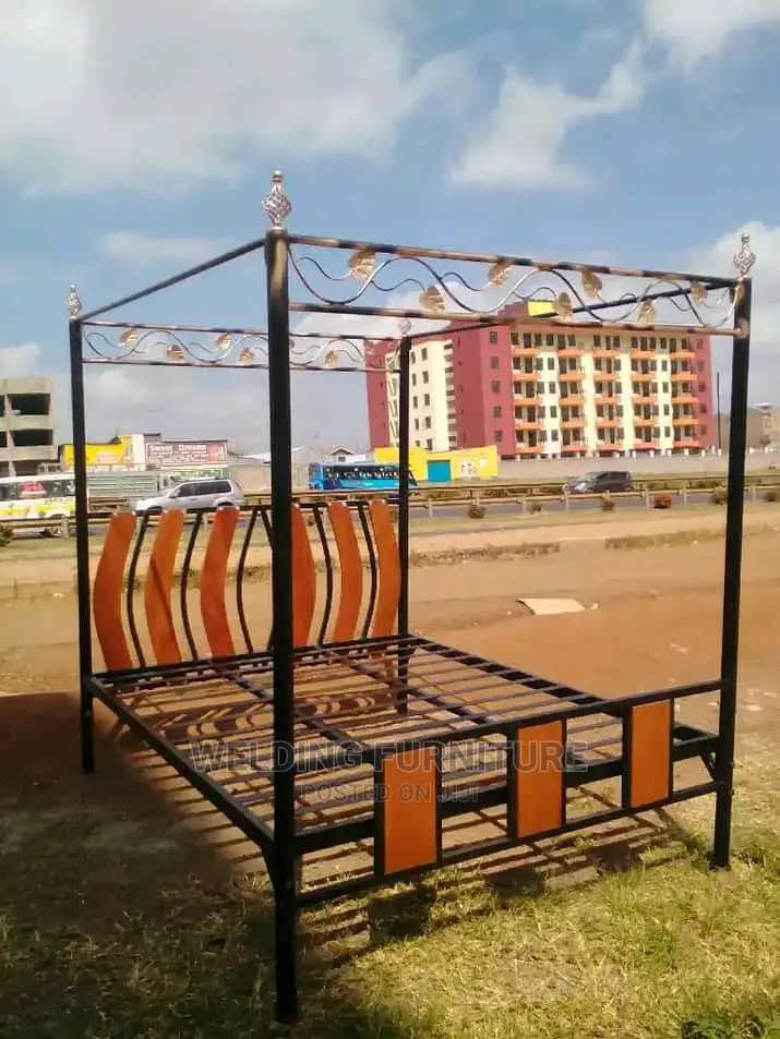 Bed Metallic