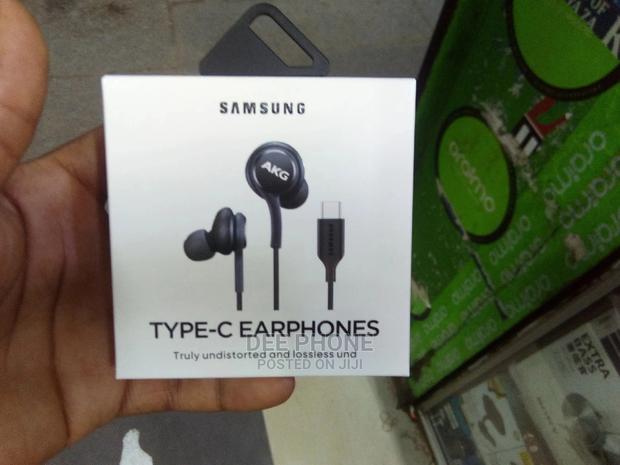Type C Wired Earphones - thumbnail 2