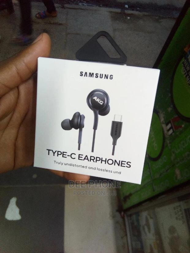 Type C Wired Earphones - thumbnail 3