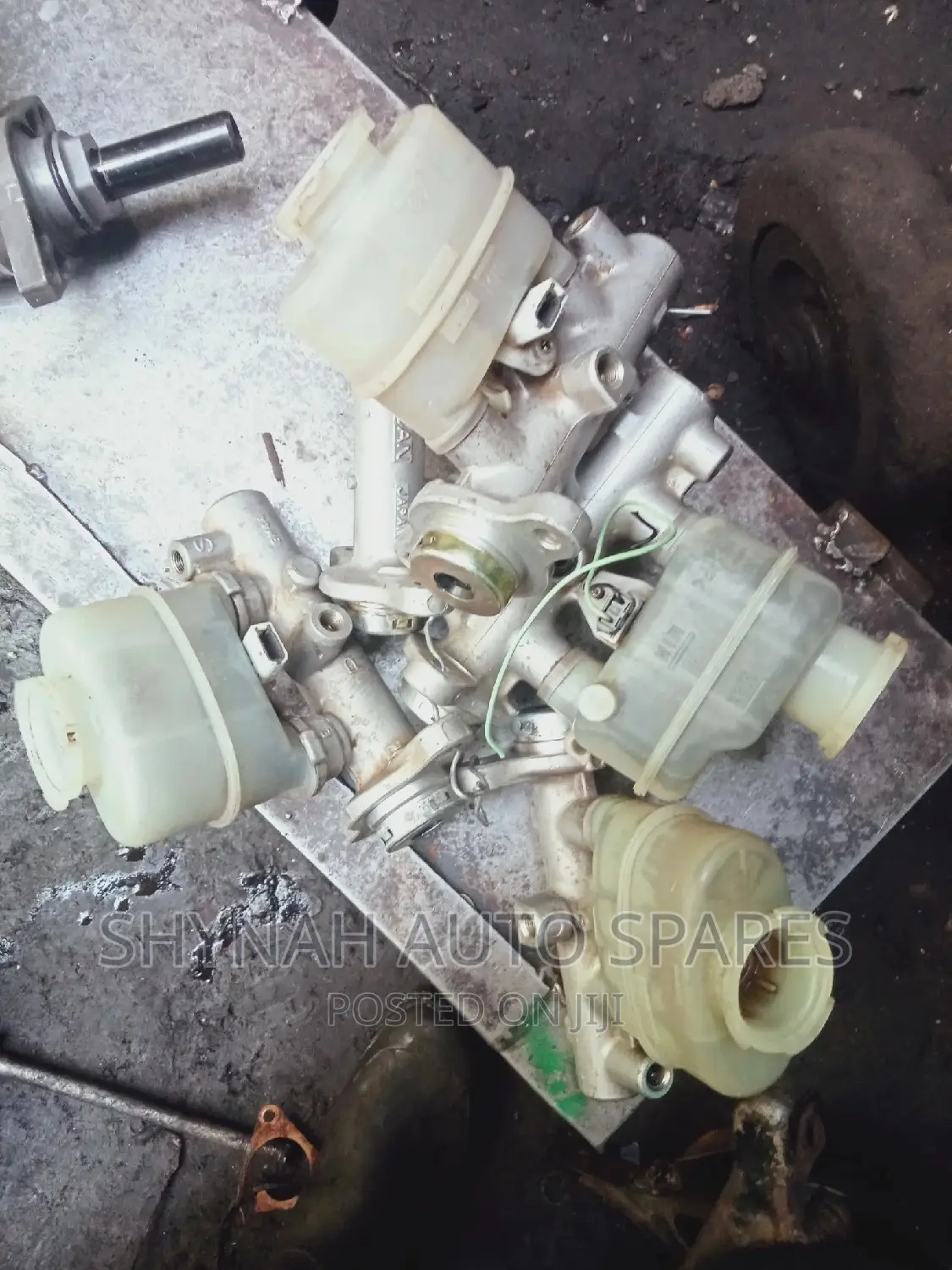 Brake Master Cylinder Nissan B14,B15,Sahara E.T.C