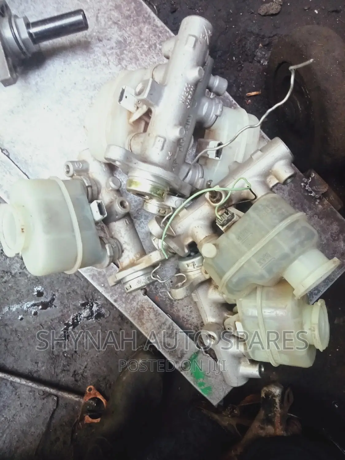 Brake Master Cylinder Nissan B14,B15,Sahara E.T.C