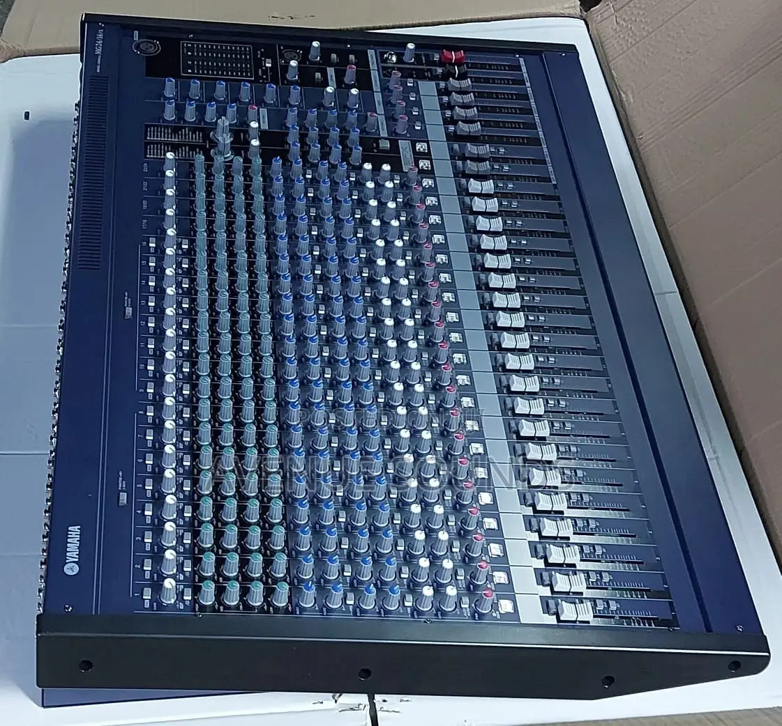 Yamaha 24 Channels Plain Mixer