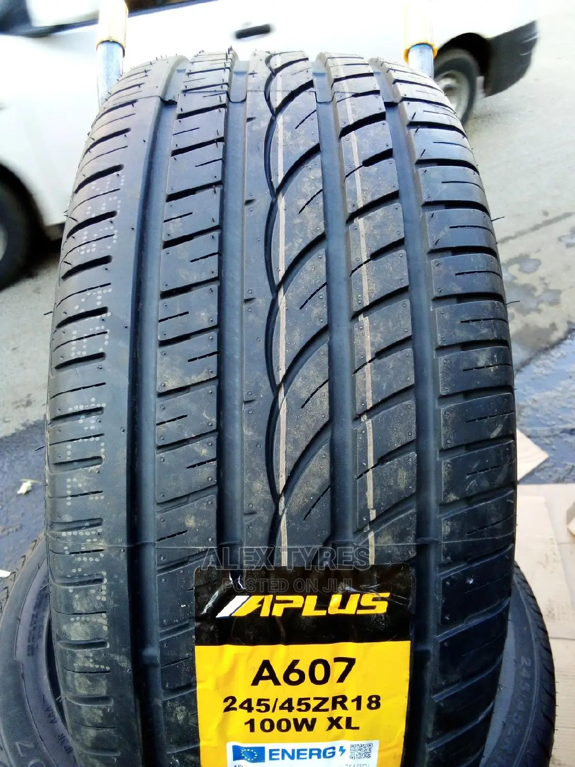 245/45r18 Aplus Tyres Made in China