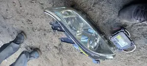 Toyota Van Guard Headlights