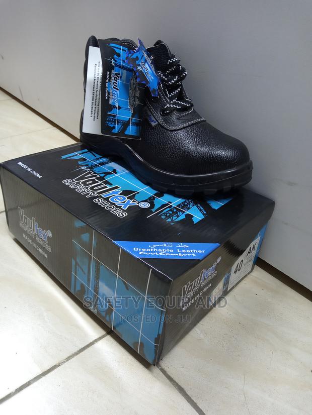 Safety Boots for Electrical Engineers - main view