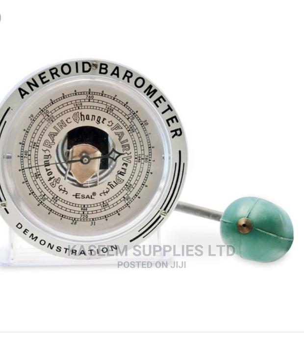 Aneroid Barometer - main view