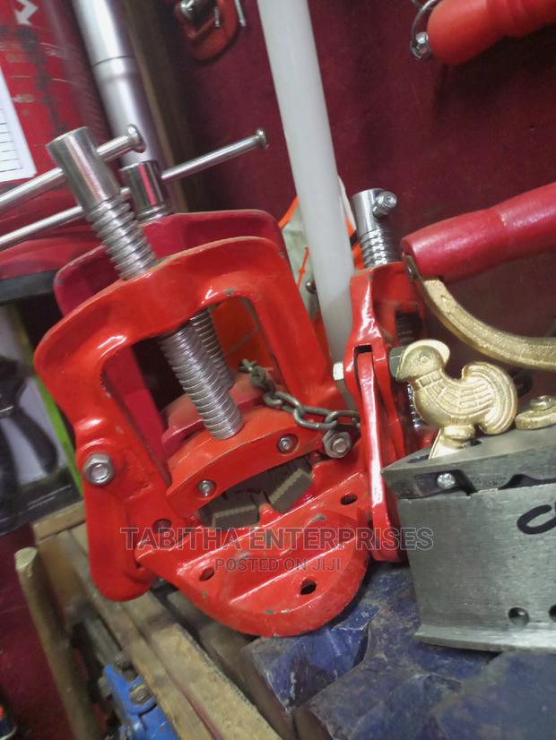 P Pipe Vice Machine - main view