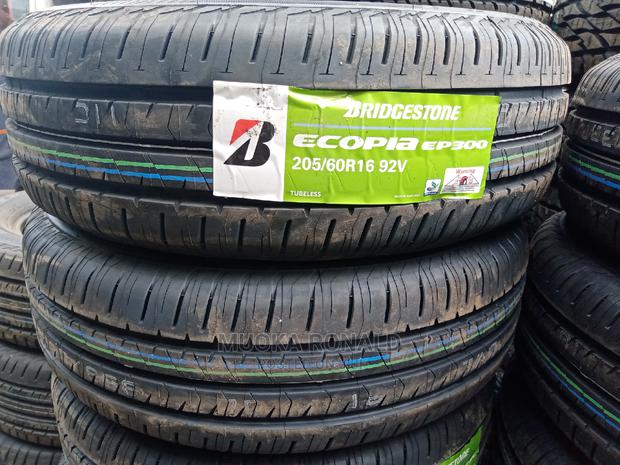 215/60r16 Bridgestone Tyre - thumbnail 2