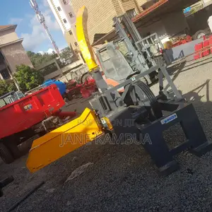 Chaff Cutter or Sillage