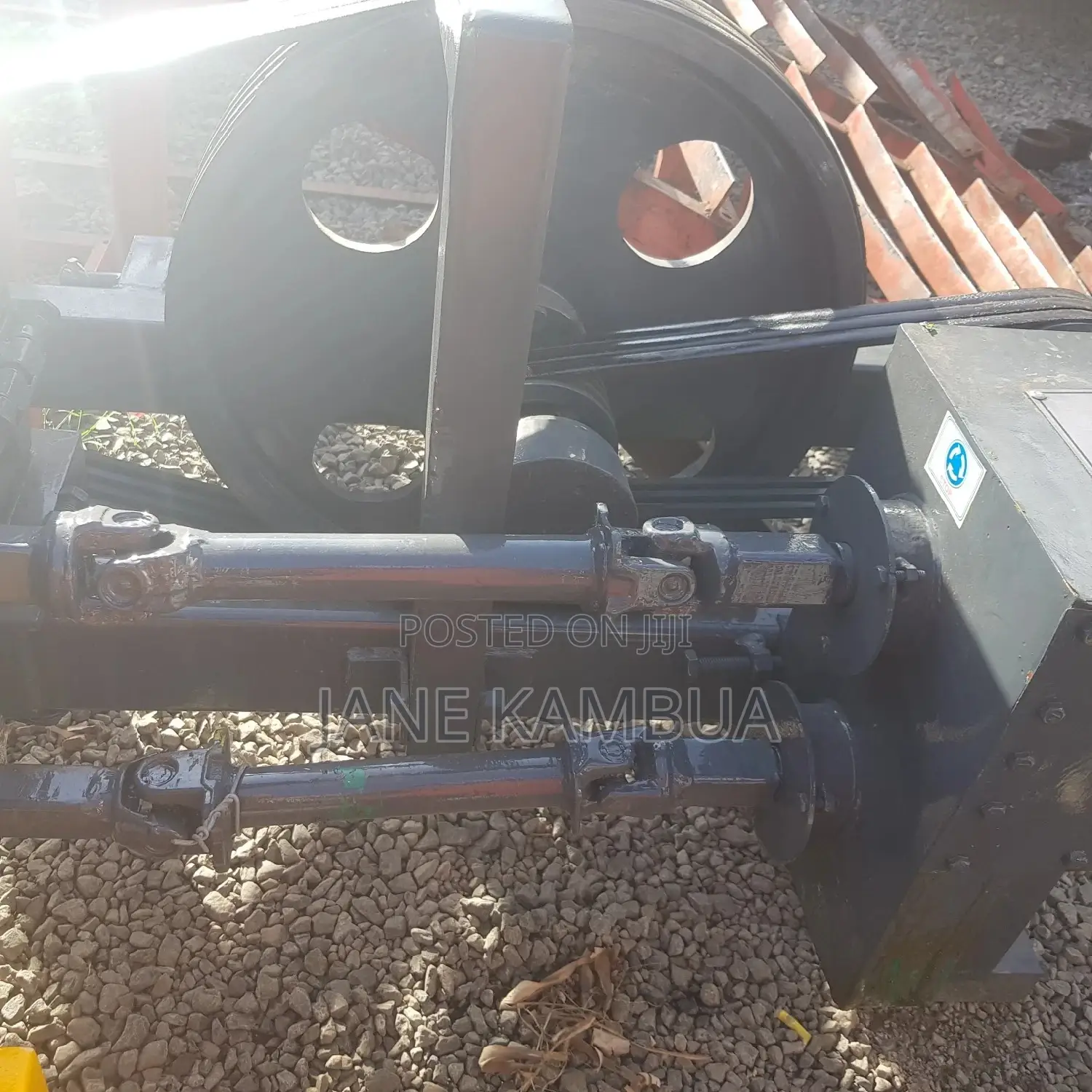 Chaff Cutter or Sillage