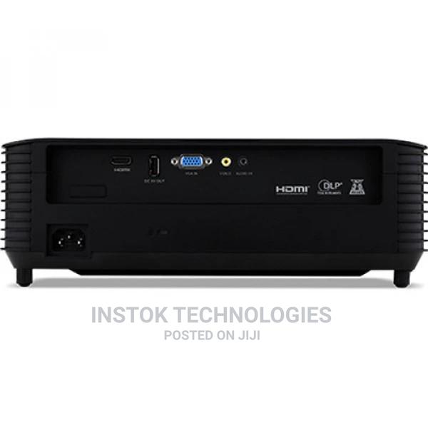 Acer X118H Essential 3600-Lumen Svga DLP Projector