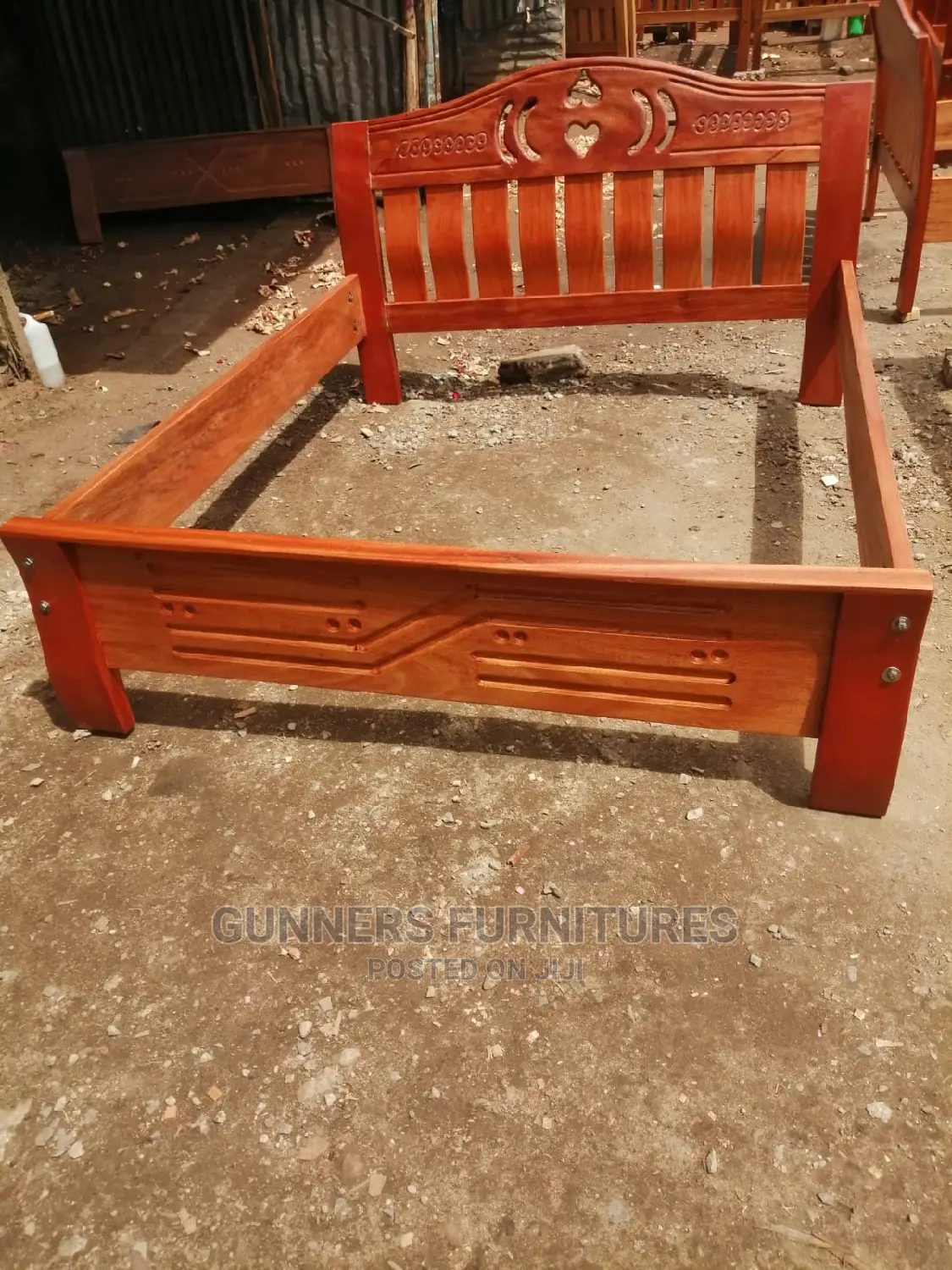 Mahogany Wood Bed 5*6.