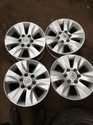 17 Inch Hilux Set Original