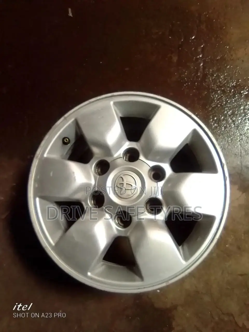 15 Inch Hilux Rims Set