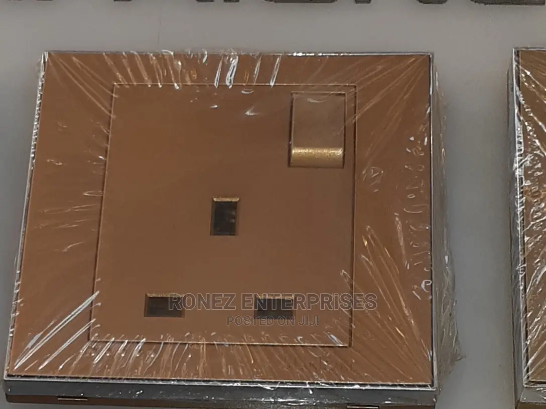 Gold Single Socket