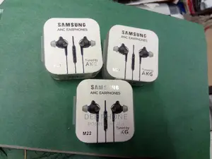 AKG M22 Wired Earphones