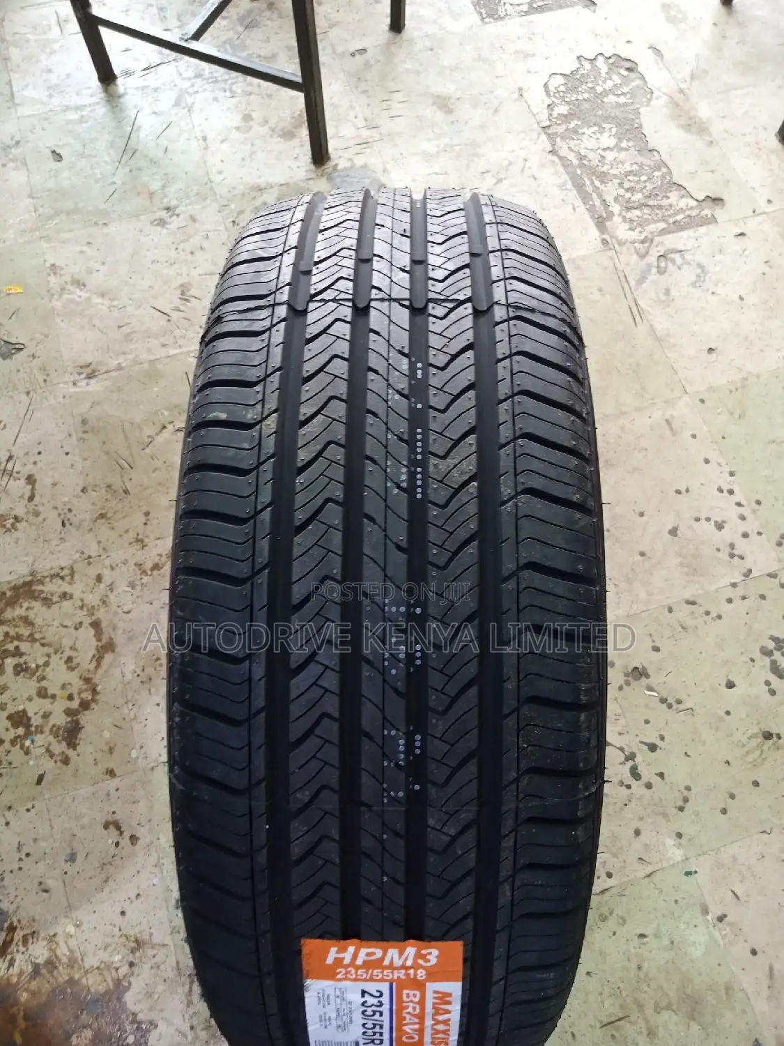 235/55r18 Maxxis 100V