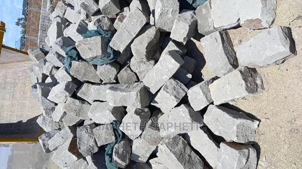Ngurunga Fine Stones - thumbnail 2