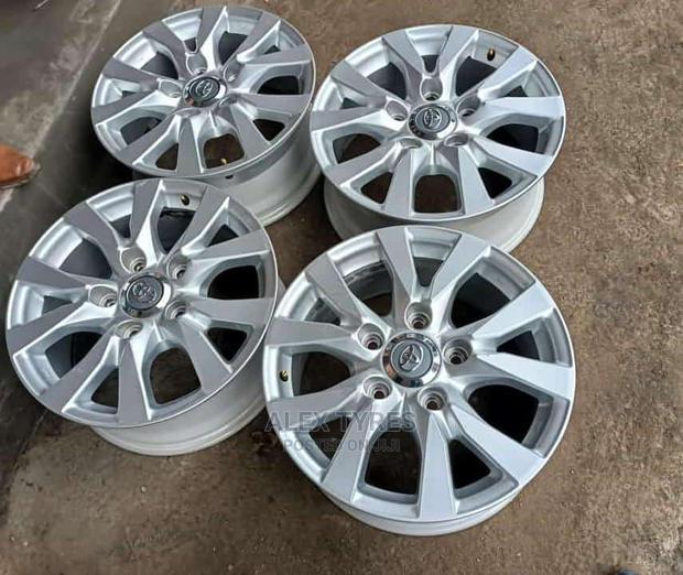 Size 18 Inch Toyota Landcruiser V8 Sport Rims Set