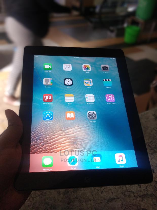 Apple iPad 2 Wi-Fi 16 GB Silver