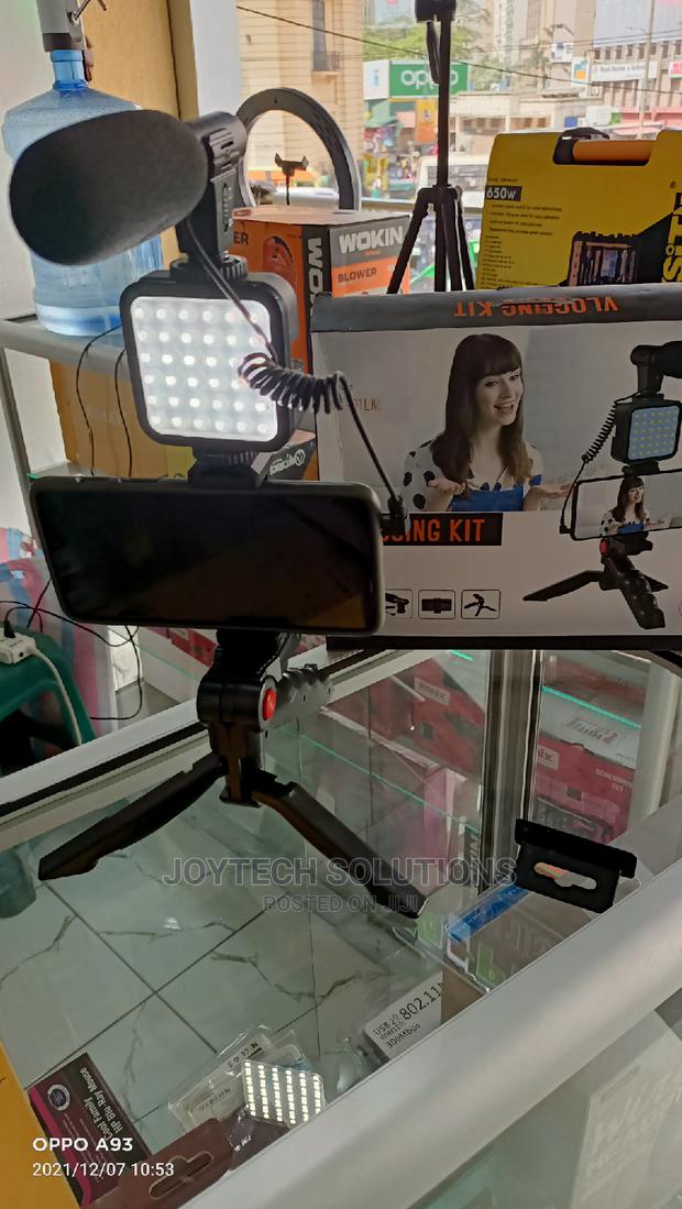 Vlogging Kit 01lm . Microphone, Lamp, Remote, Stand, Holder - thumbnail 3