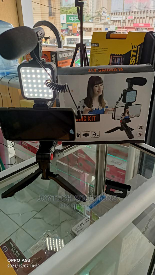 Vlogging Kit 01lm . Microphone, Lamp, Remote, Stand, Holder - thumbnail 5
