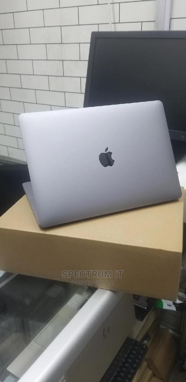 Laptop Apple MacBook Pro 2020 16GB Intel Core I5 SSD 1T