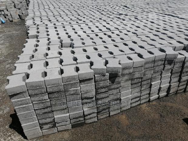 Pavers Cabro I Shape 80mm - thumbnail 5