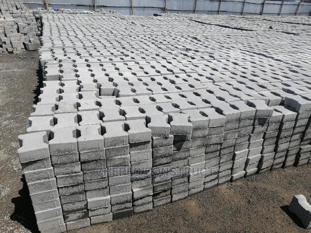 Pavers Cabro I Shape 80mm - thumbnail 7