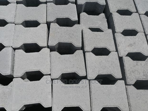Pavers Cabro I Shape 80mm - thumbnail 11