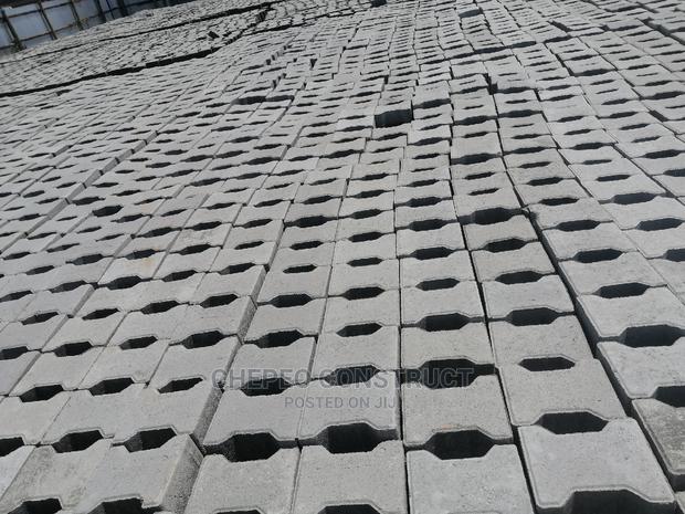 Pavers Cabro I Shape 80mm - thumbnail 15