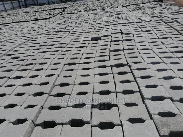 Pavers Cabro I Shape 80mm - thumbnail 16