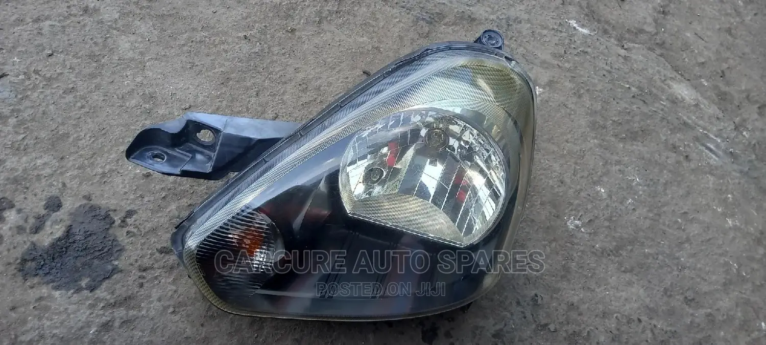 Daihatsu Mira Headlight